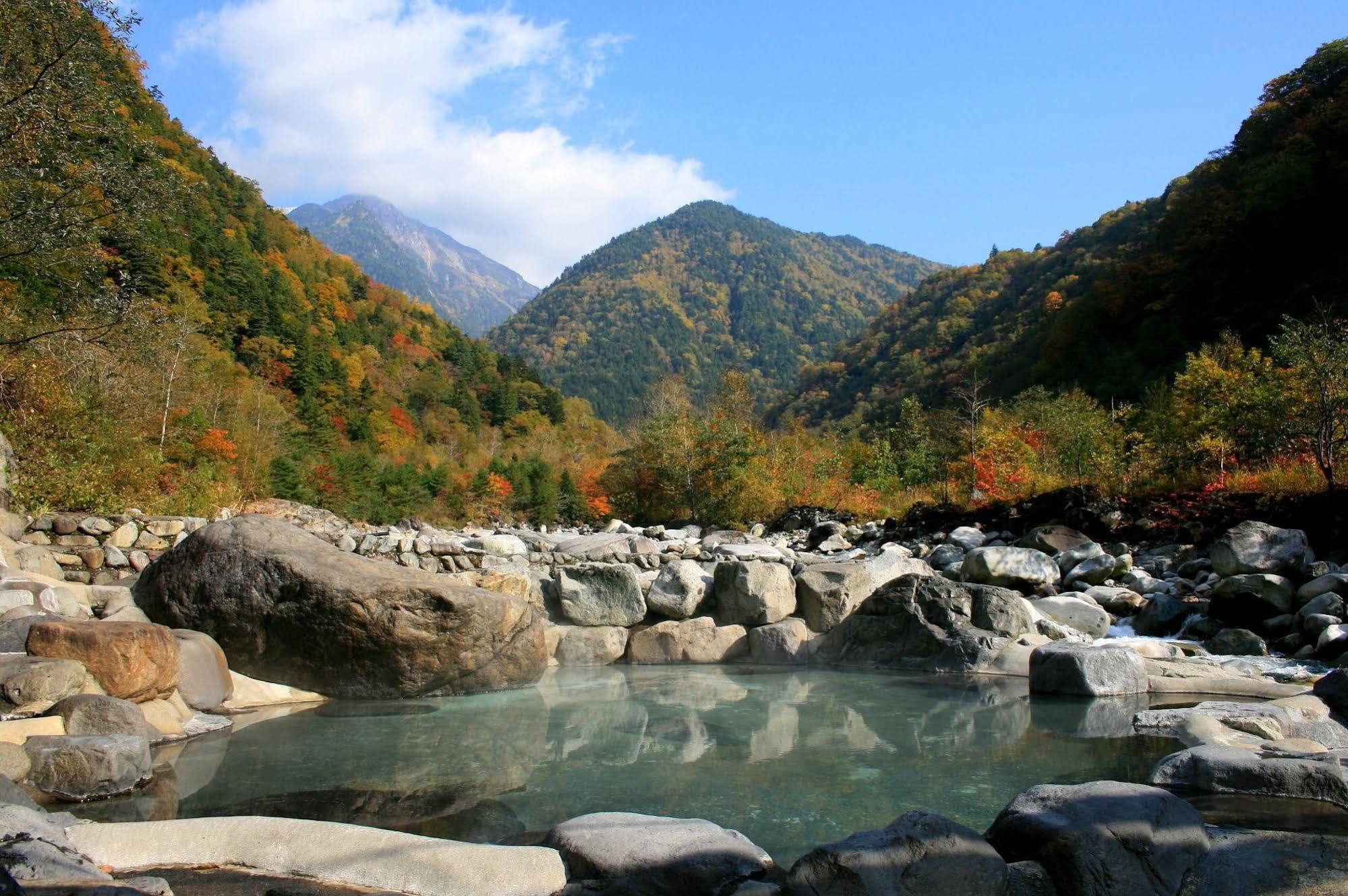 Shinzanso Hotel Такаяма Екстериор снимка