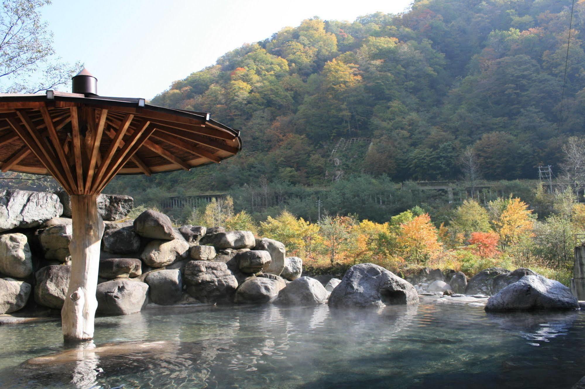 Shinzanso Hotel Такаяма Екстериор снимка
